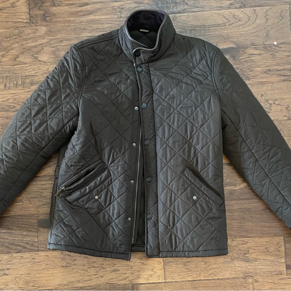 Lightly used vintage quilted Barbour jacket. Size L, no wear or tear.